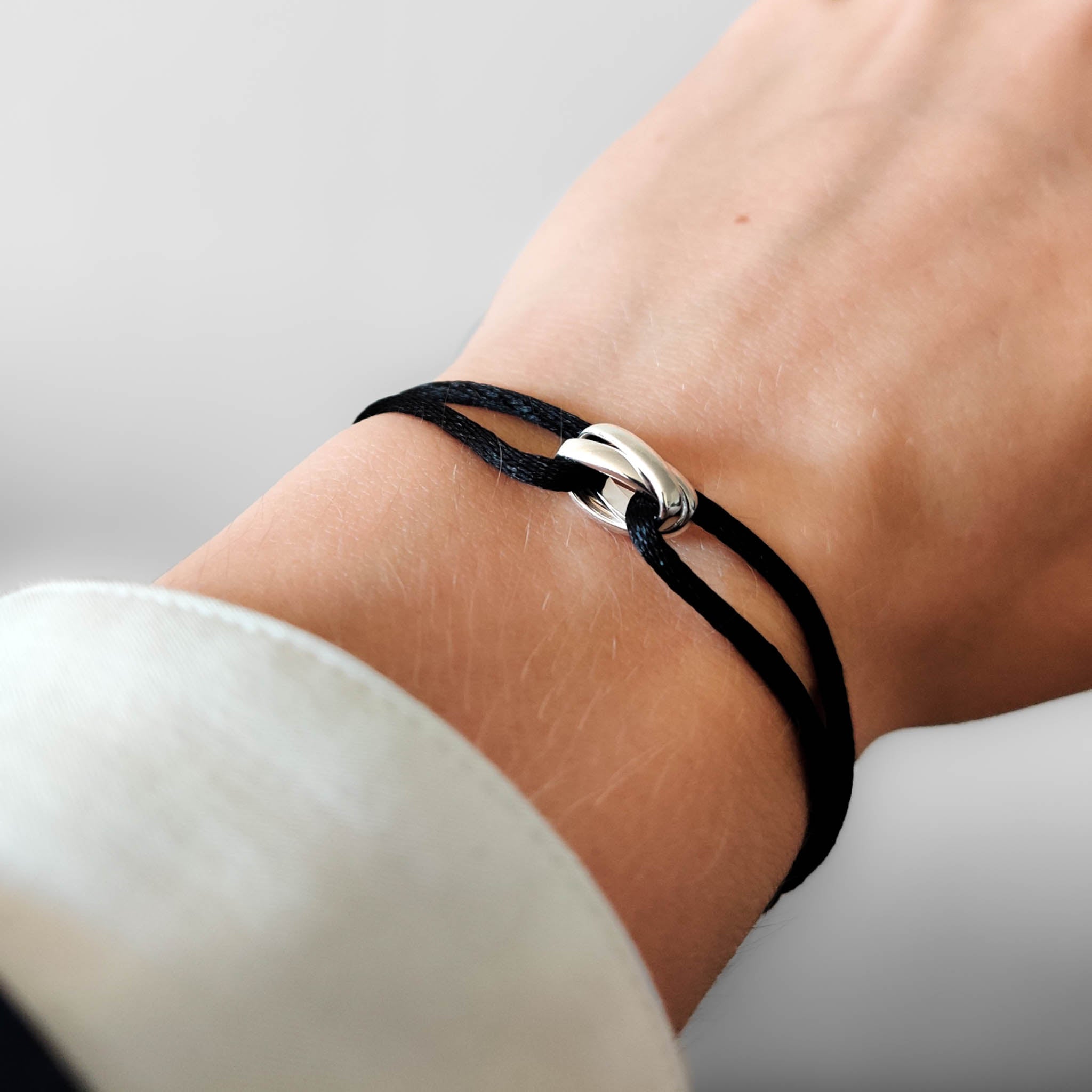 INFINITY BLACK ARMBAND - 925 SILVER