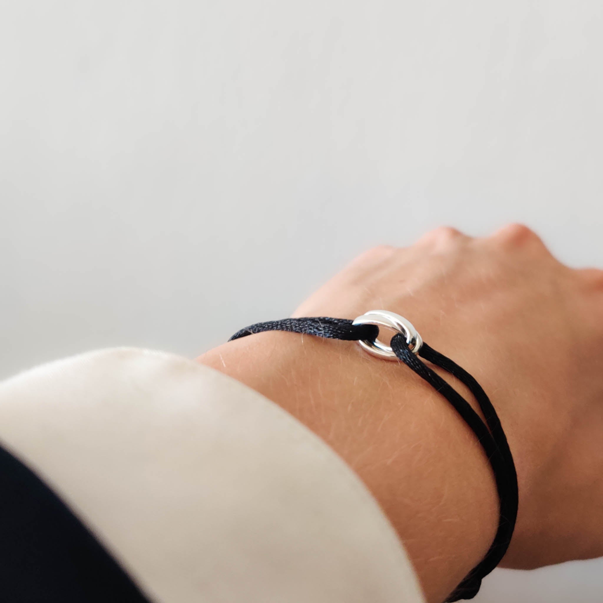 INFINITY BLACK ARMBAND - 925 SILVER