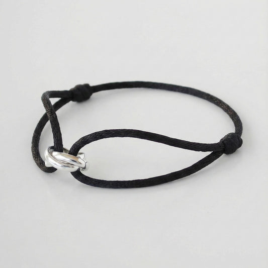 Infinity Black-armband med svart snöre och detalj i 925 silver från Valerci